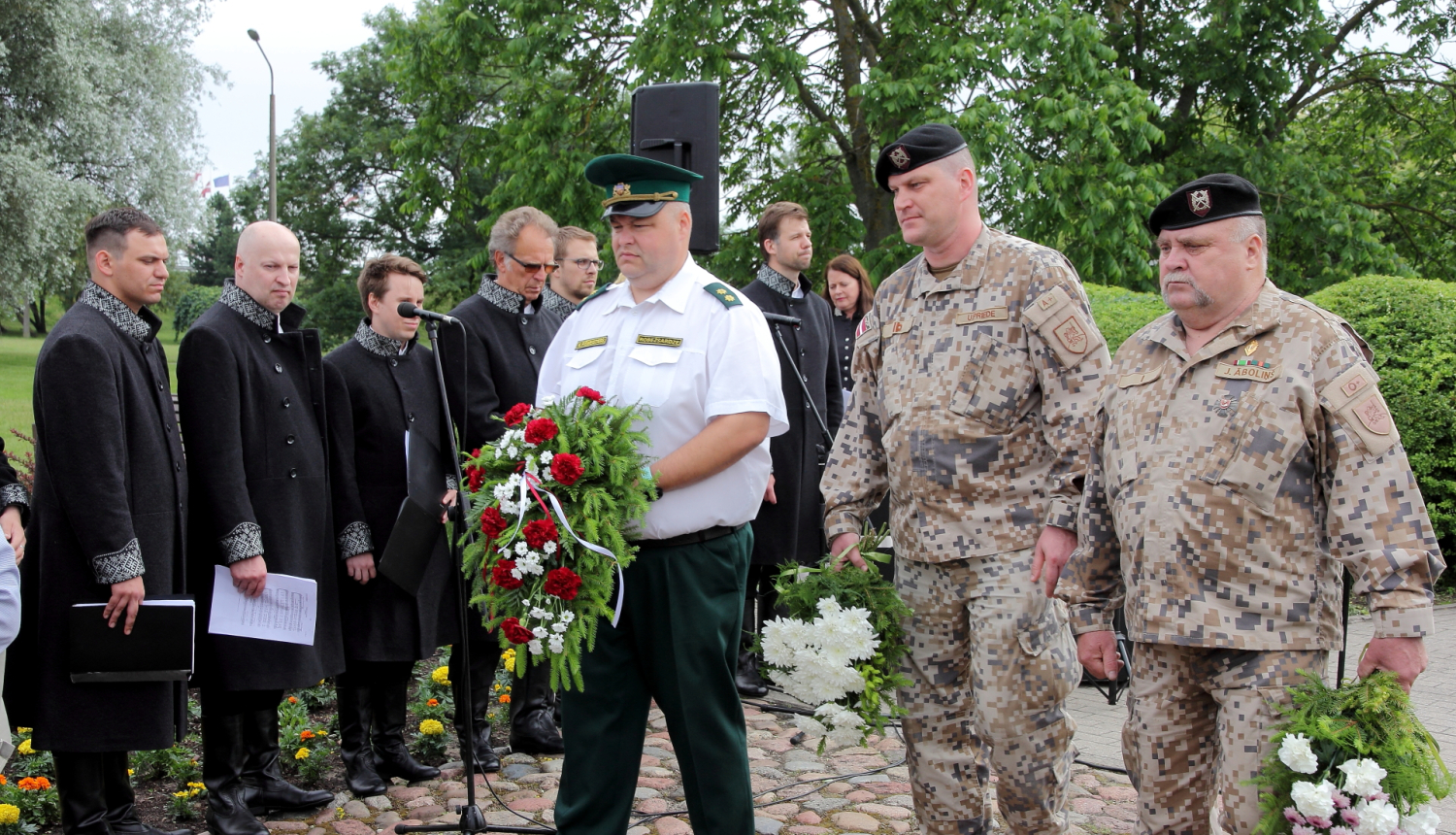 FOTO: VRS Ventspils pārvaldes amatpersonas atceres pasākumā komunistiskā genocīda upuru piemiņai
