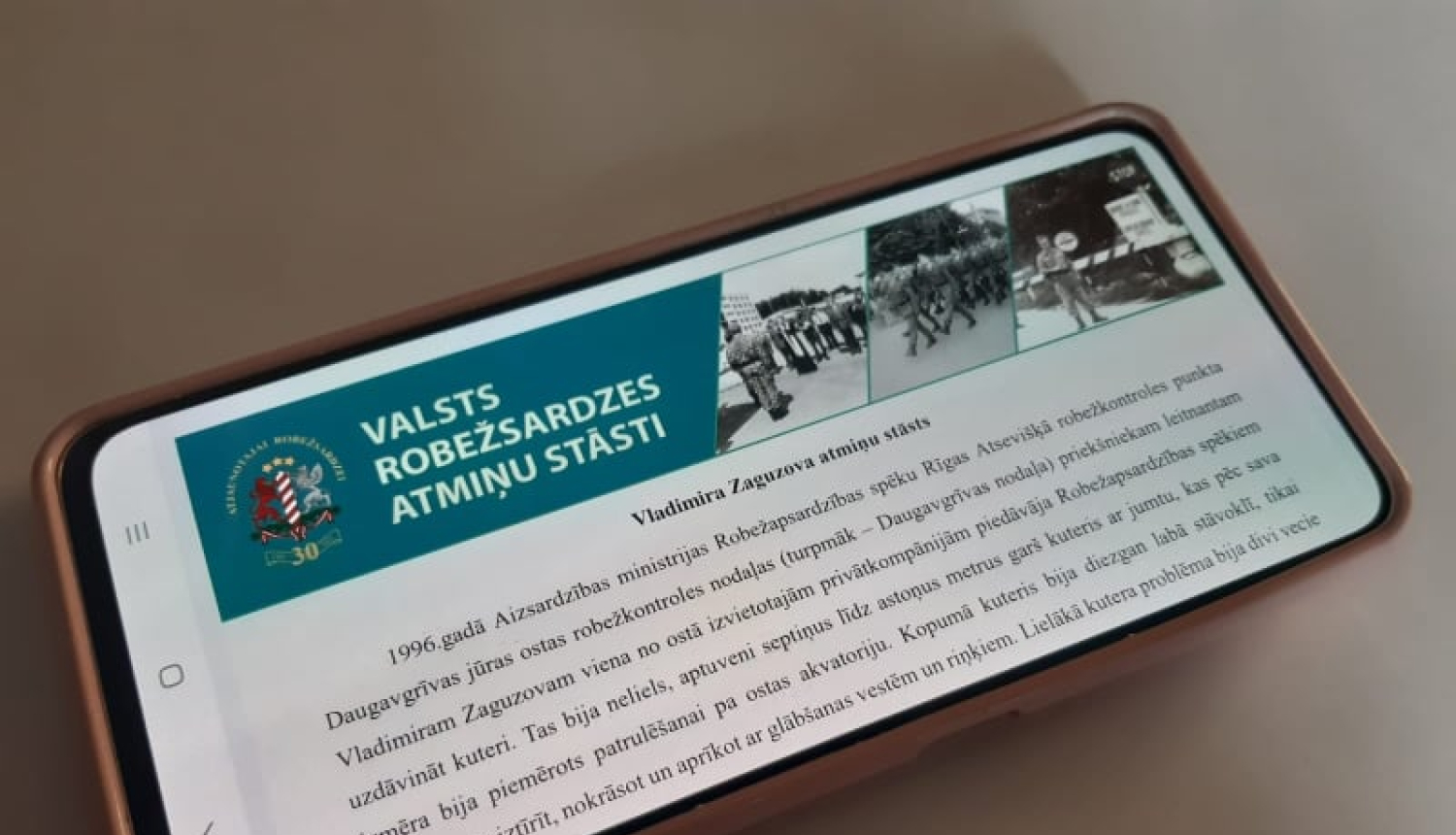 FOTO: Telefonā atvērts atmiņu stāsts