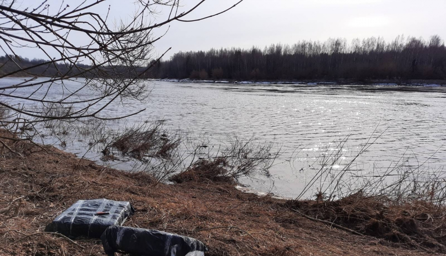 FOTO: Kontrabandas cigaretes