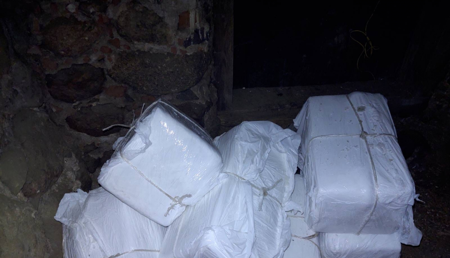 FOTO: Kontrabandas cigaretes