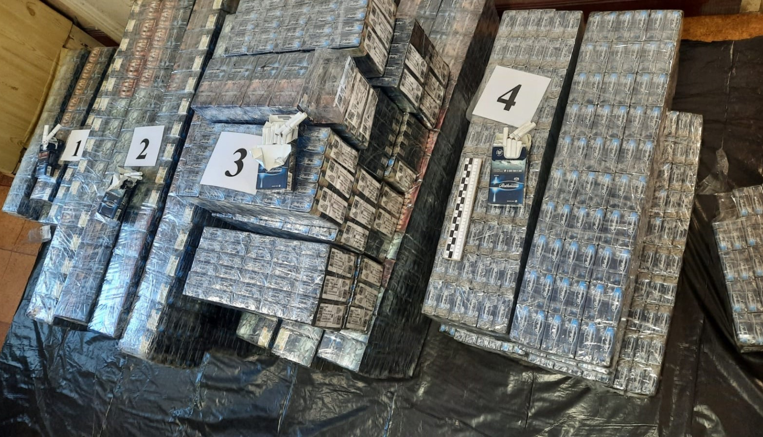 FOTO: Kontrabandas cigaretes