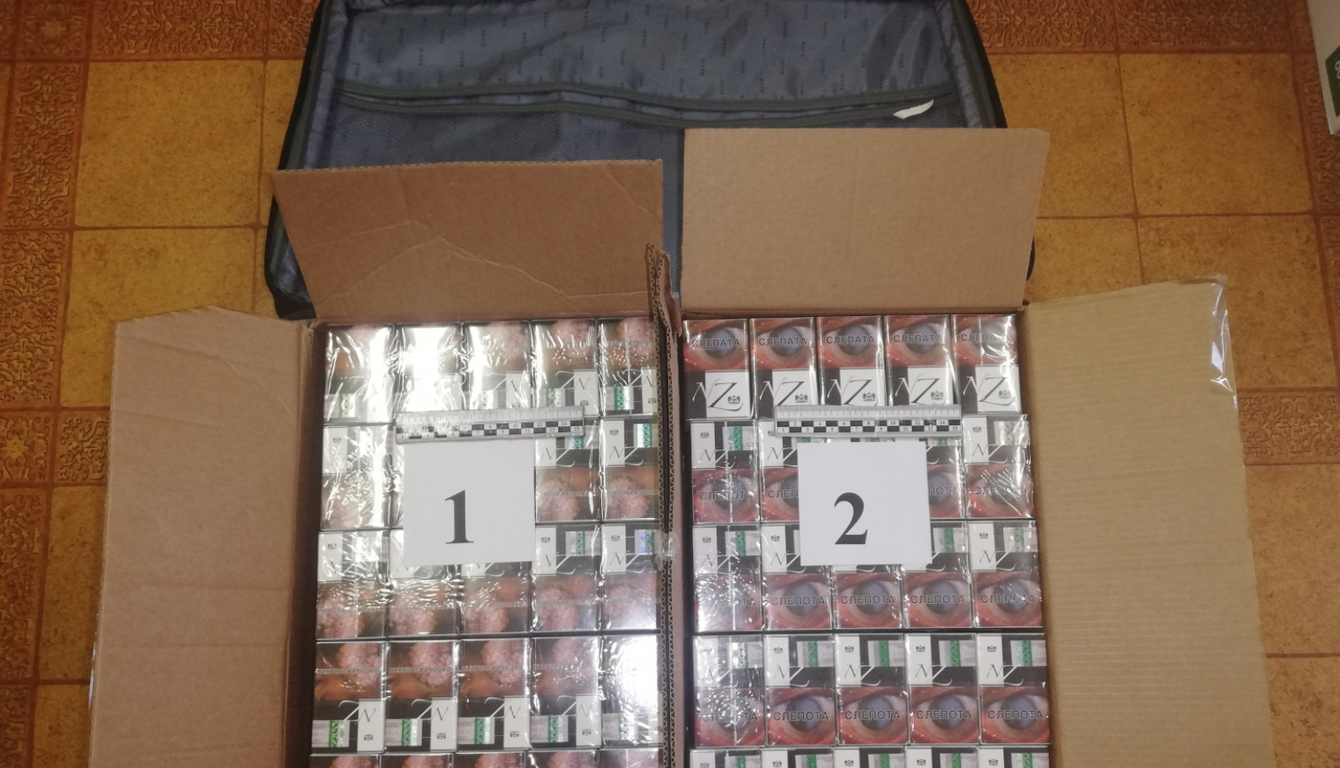 FOTO: Kontrabandas cigaretes