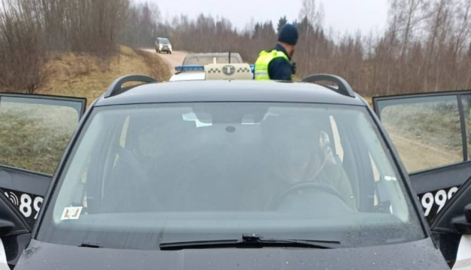 FOTO: Aizturētais auto