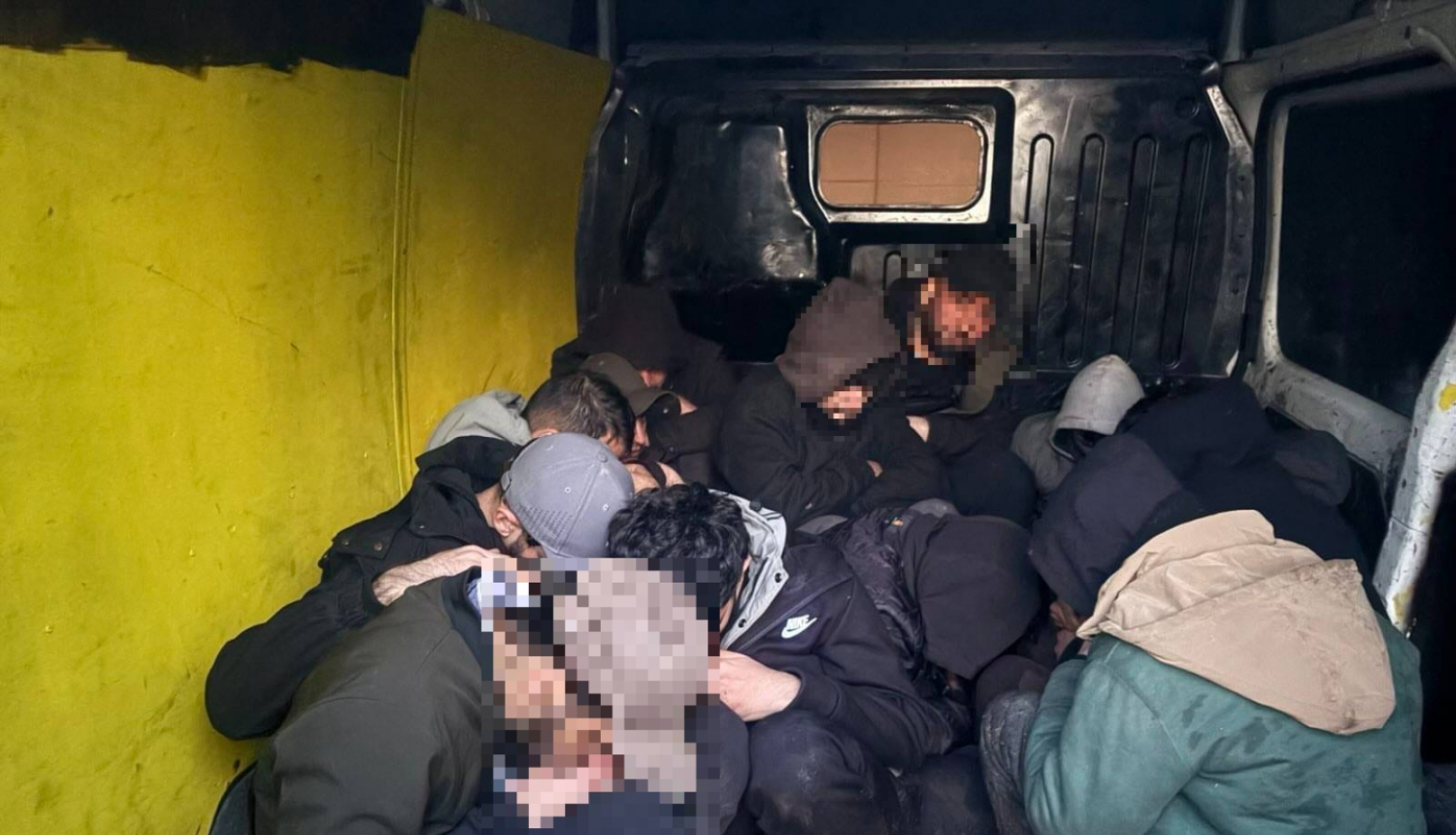 FOTO: Atturētie migranti