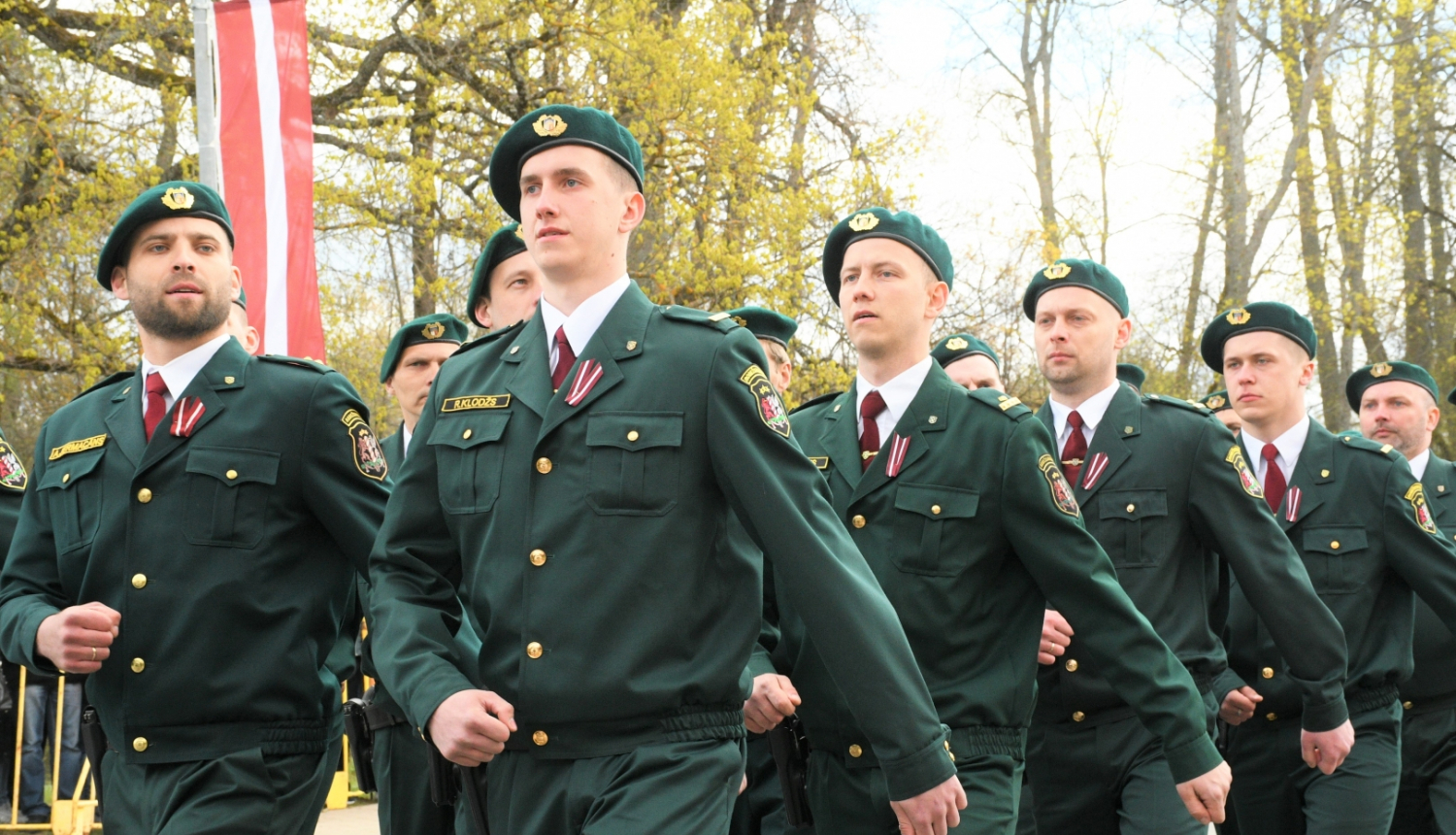 Robežsargi piedalās 4. maija svinībās Alūksnē