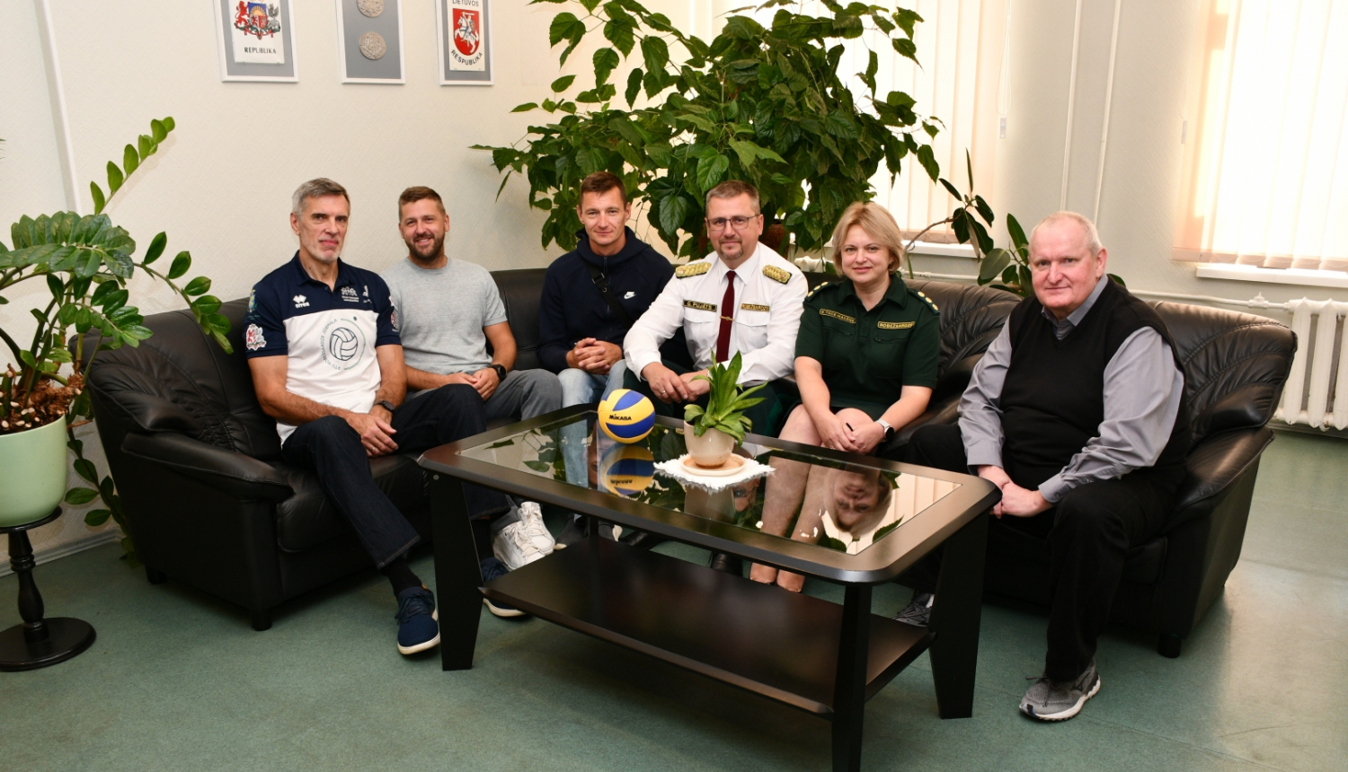 Valsts robežsardzes vadība tiekas ar "RTU Robežsardze"/ "Jūrmala" volejbola komandu