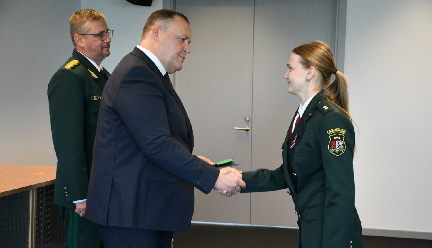 FOTO: Robežsargi saņem apbalvojumus Iekšlietu ministrijā