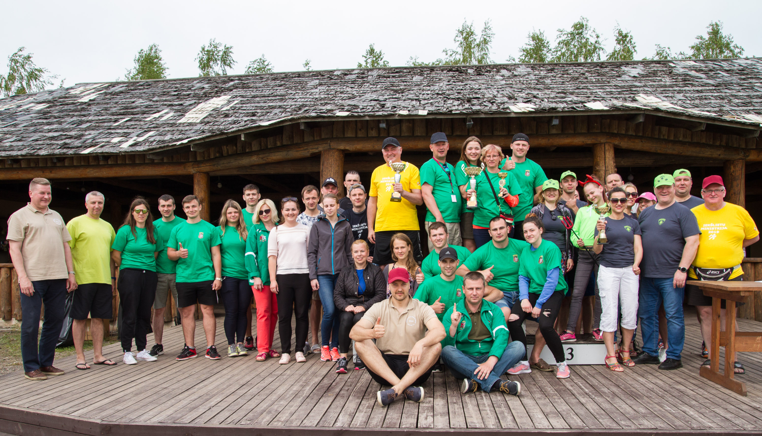 FOTO: IeM Sporta spēļu dalībnieku kopbilde