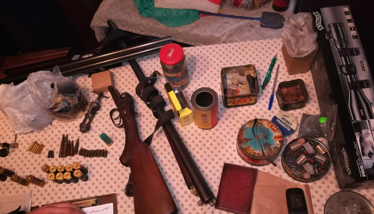 Foto: atrasti nelikumīgi ieroči un munīcija
