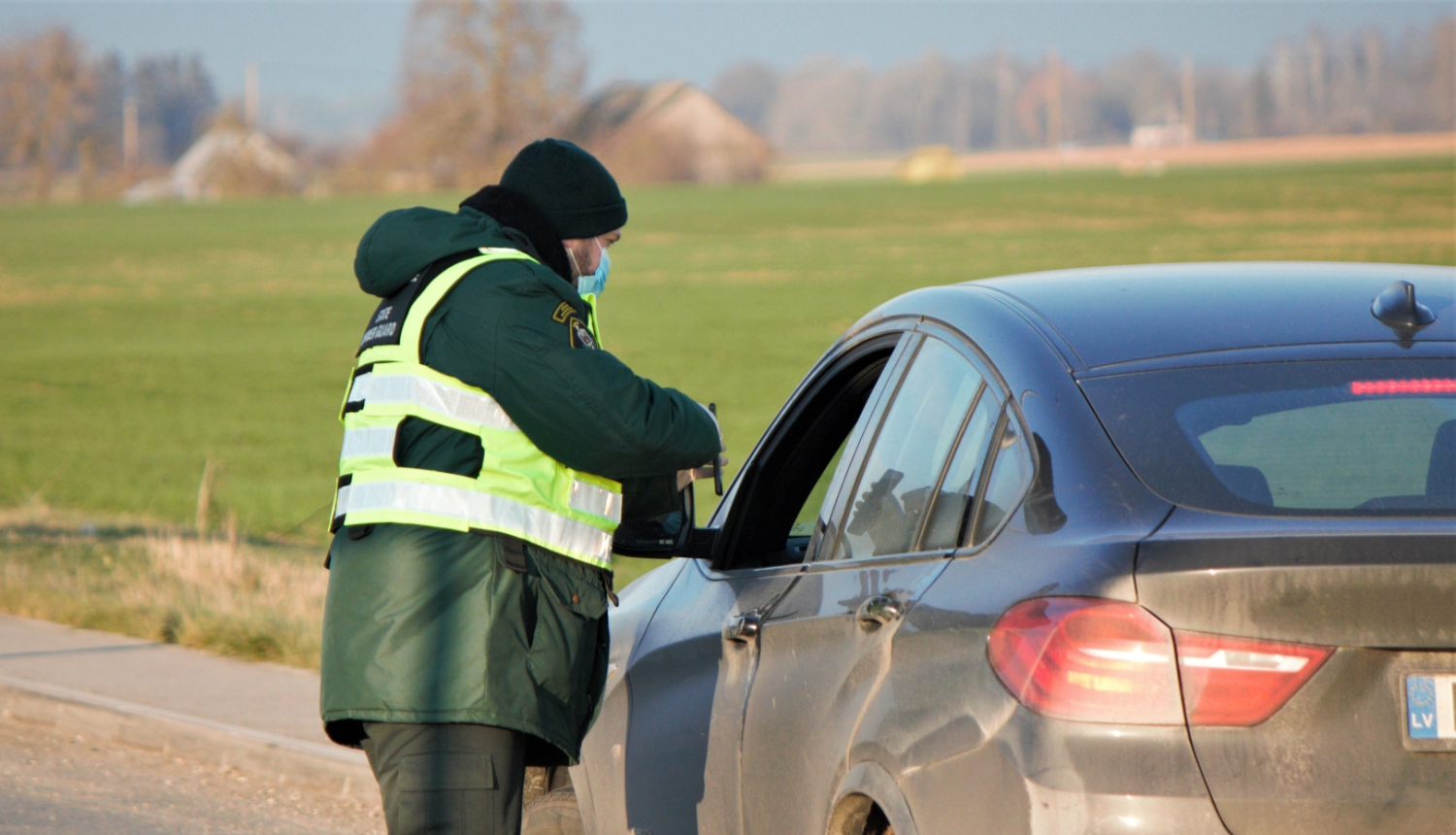 FOTO: Robežsargs pilda dienesta pienākumus