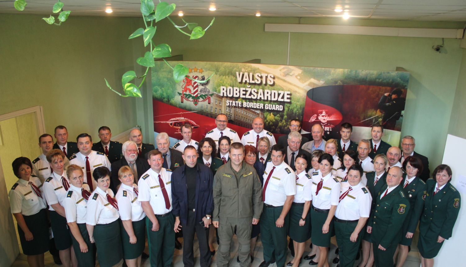 FOTO: Imigrācijas dienesta svinību kopbilde