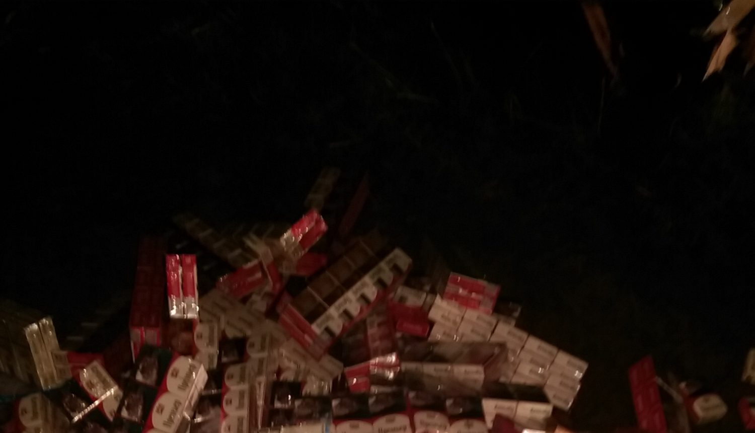 Foto kotrabandas cigaretes