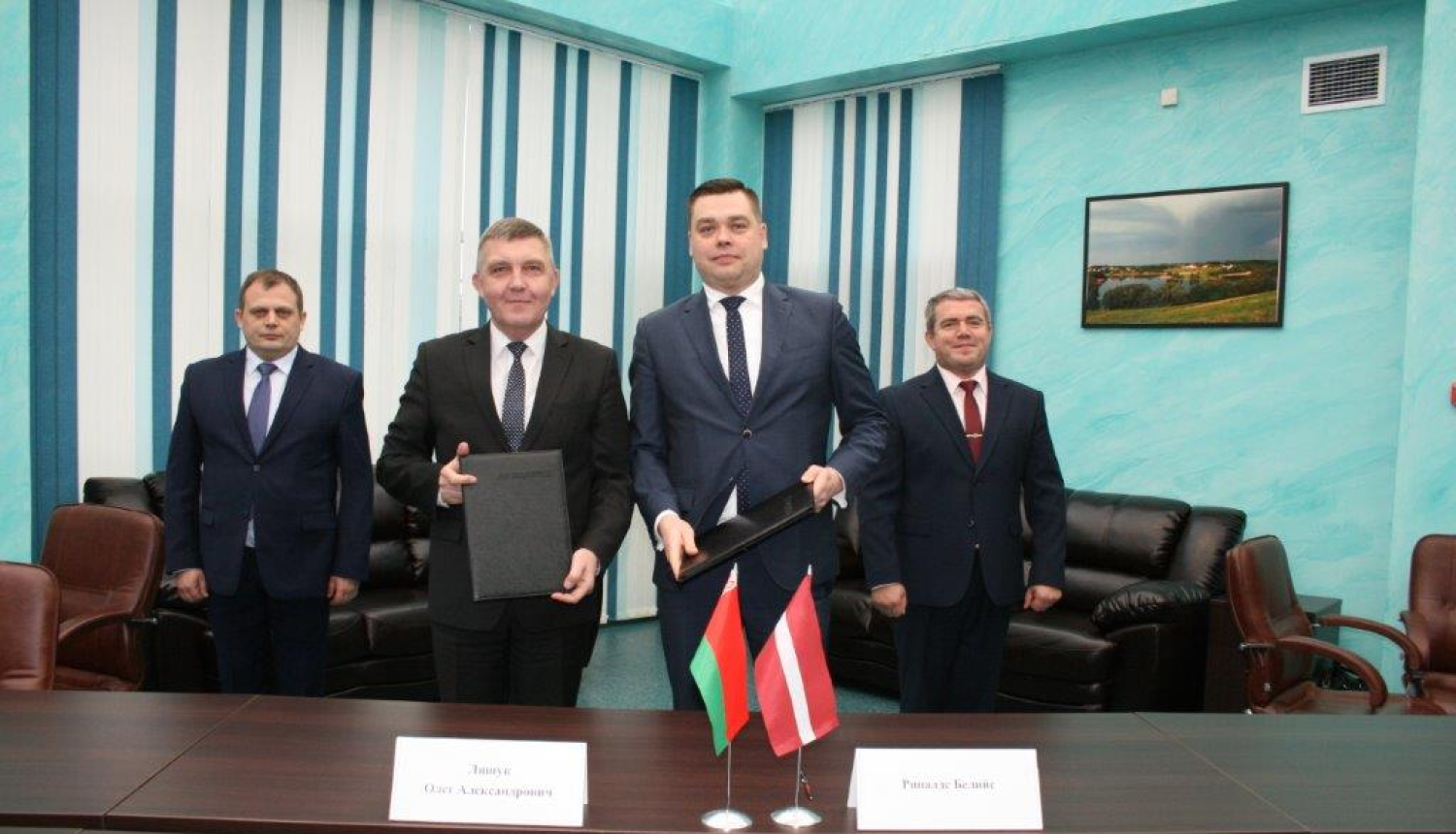 FOTO: Latvijas un Baltkrievijas delegācija