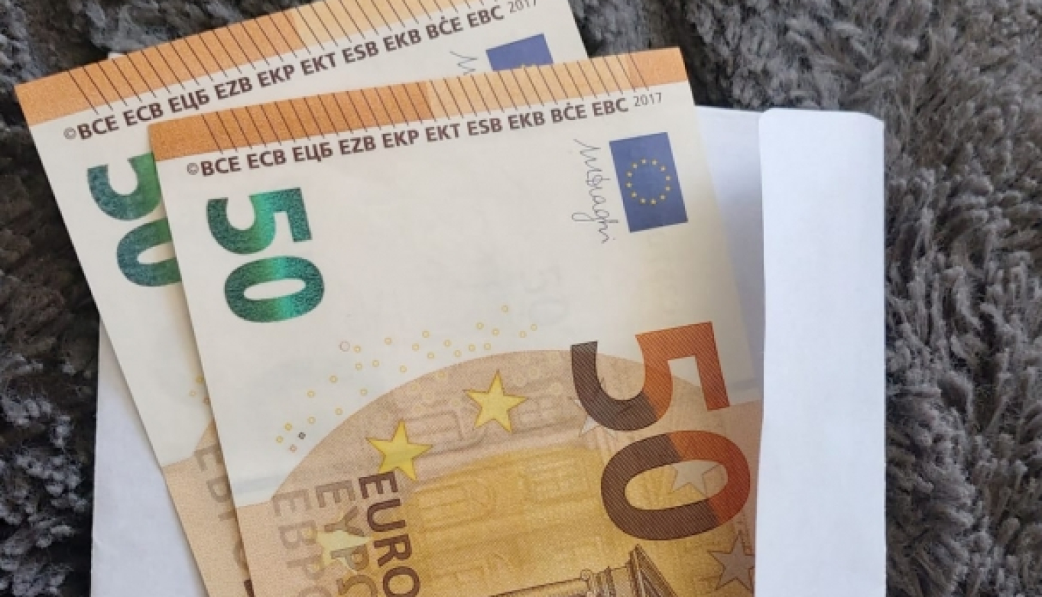 FOTO: 50 eiro banknotes