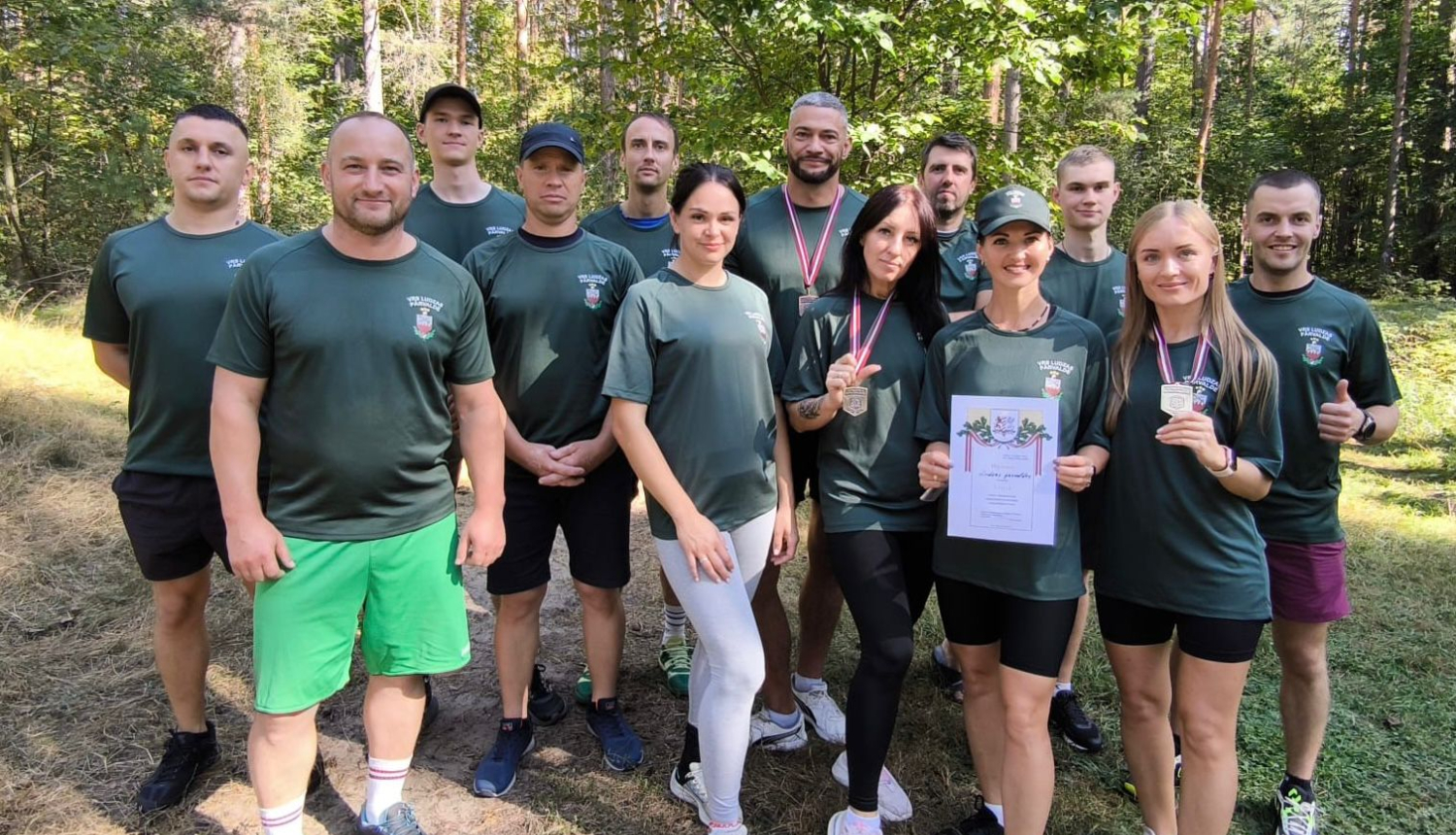 FOTO: Vieglatlētikas krosa sacensību dalībnieki