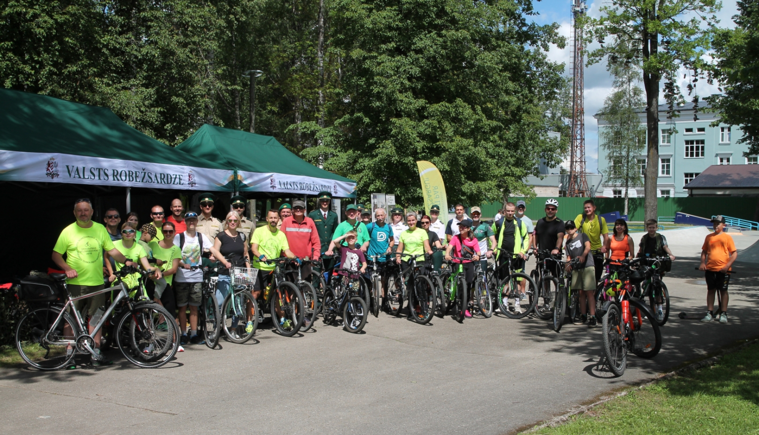 FOTO: Velobrauciena dalībnieku kopbilde