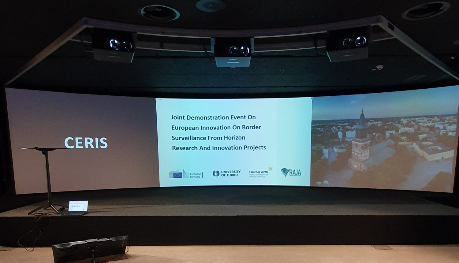 FOTO: Pasākuma ekrāns