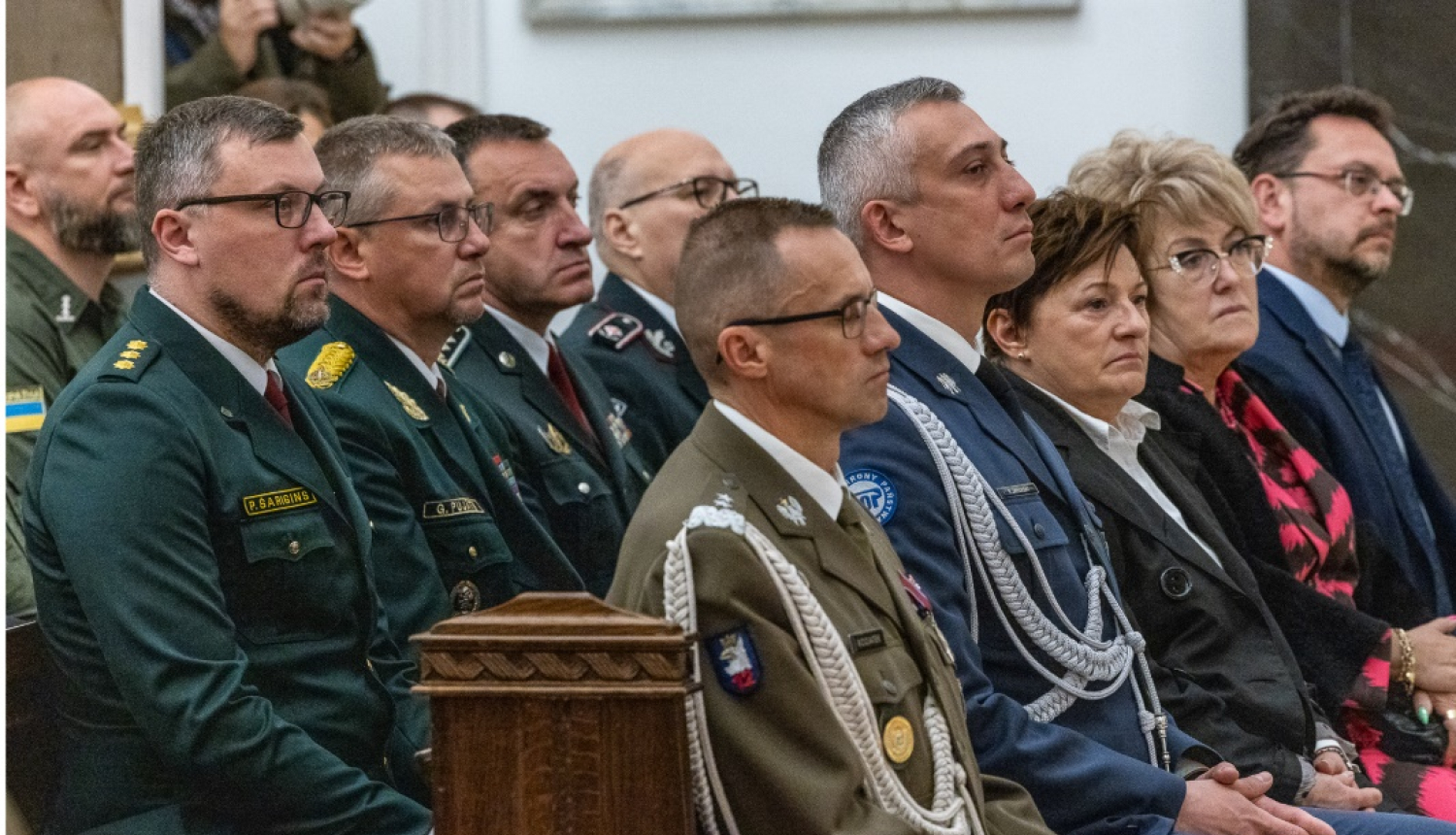 FOTO: Svinību dalībnieki