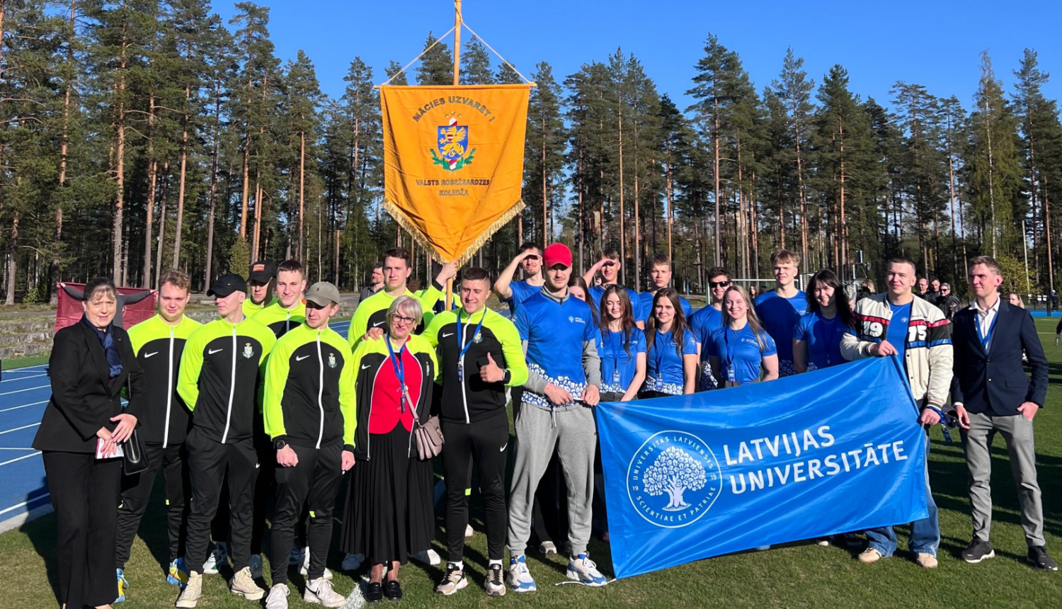 FOTO: Sell games komanda