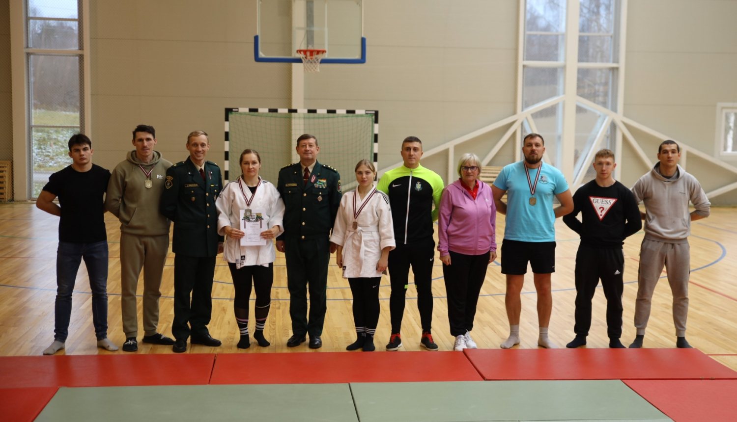 FOTO: Tuvcīņas dalībnieku kopbilde