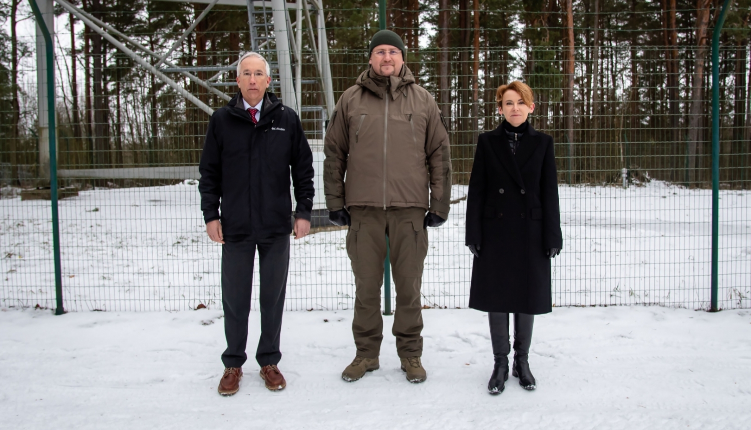 FOTO: ASV vēstnieks Latvijā uz robežas