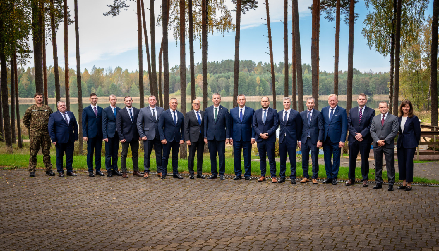 FOTO: Dalībnieku kopbilde