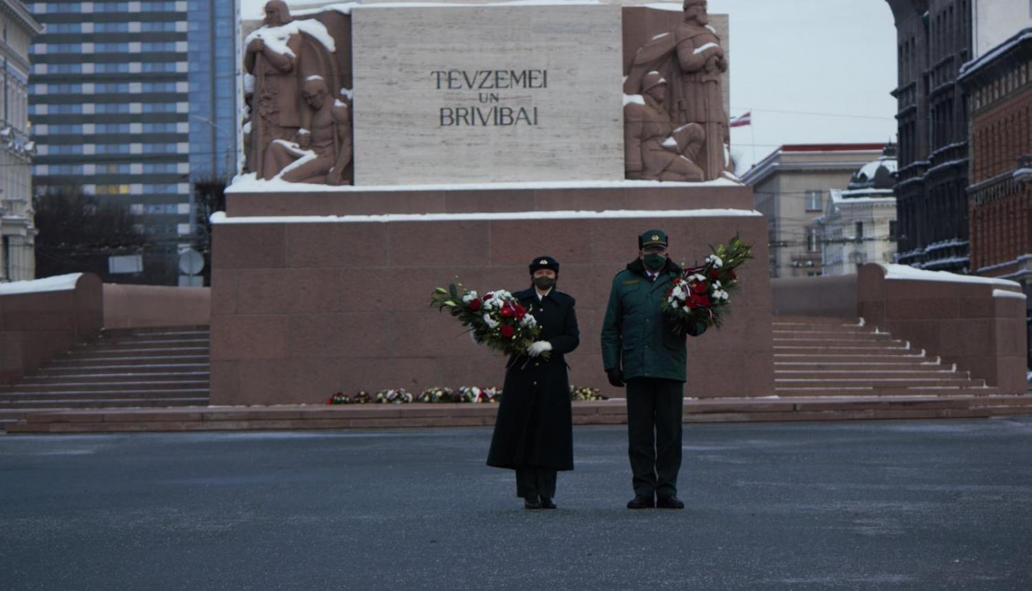 FOTO: Robežsargi Barikāžu atceres piemiņas pasākumā
