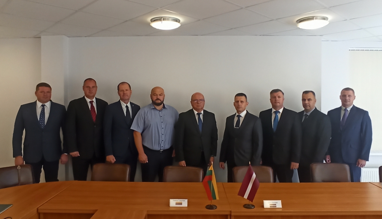 Tiekas Latvijas un Lietuvas pilnvaroto robežas pārstāvju vietnieki un palīgi