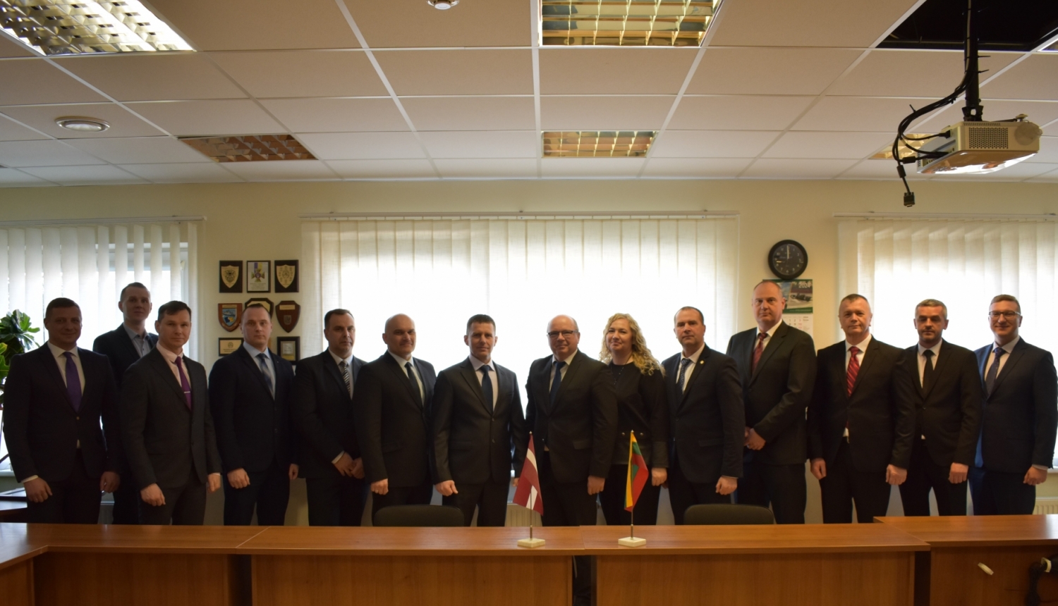 FOTO: Latvijas un Lietuvas pilnvaroto robežas pārstāvju kopbilde