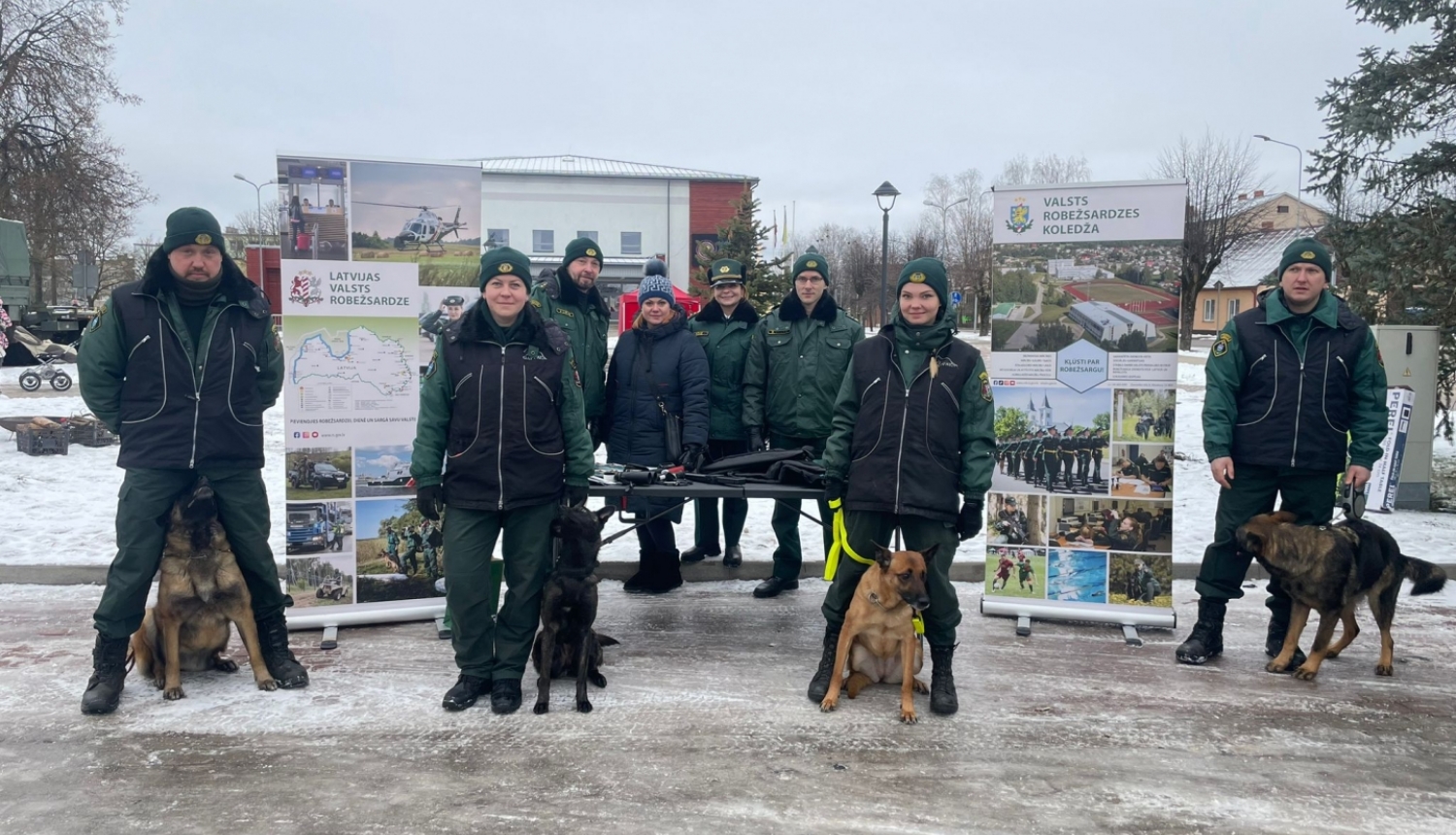 Valsts robežsardzes Daugavpils pārvaldes amatpersonas piedalījās interaktīvajā pasākumā “Vienā rindā”