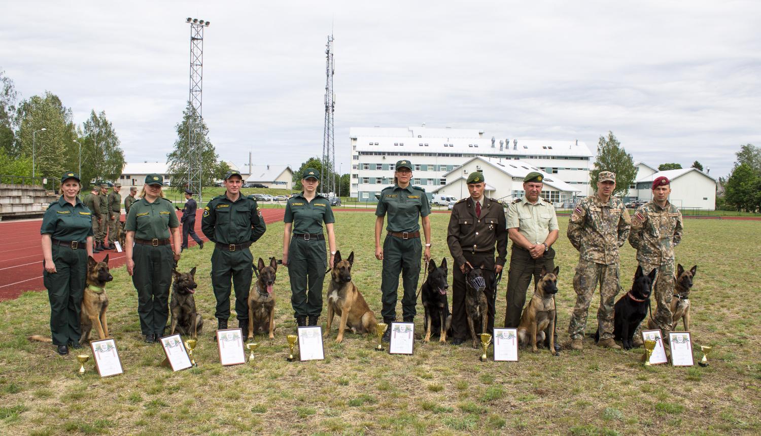 FOTO: Kinologu sacensības