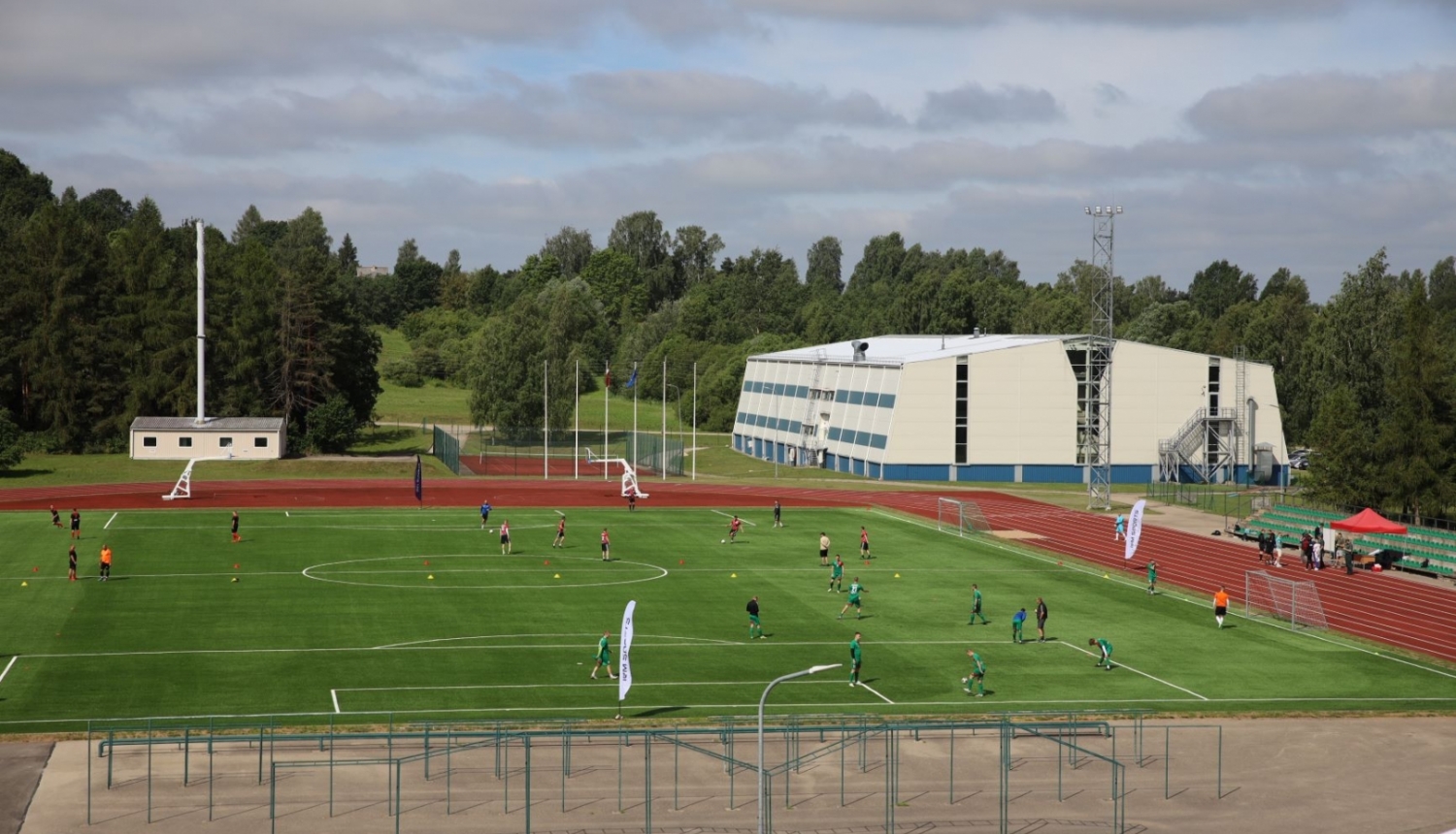 FOTO: Atjaunotais stadions