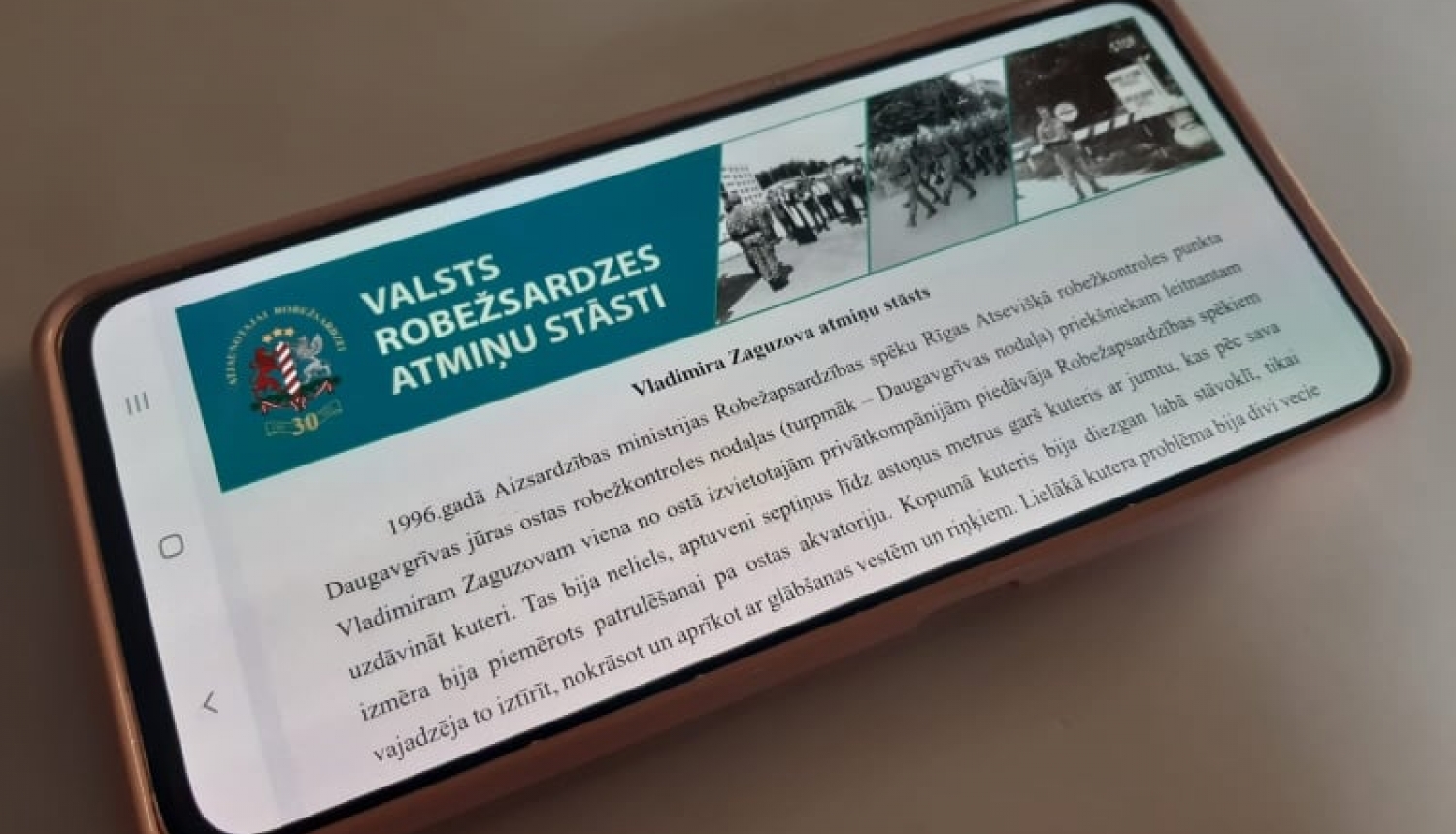 FOTO: Telefonā atvērts atmiņu stāsts