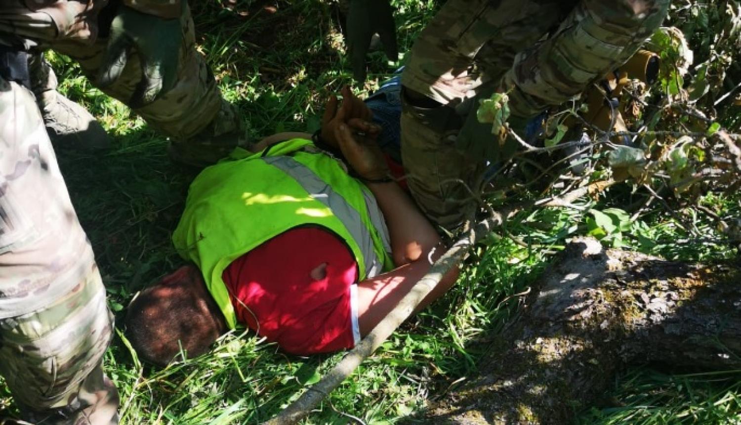 FOTO: AVP aiztur pārkāpēju