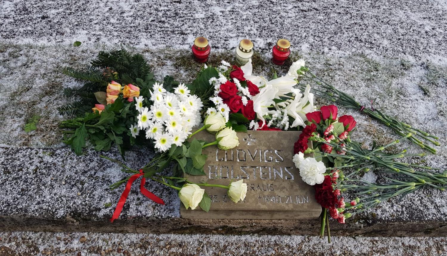 FOTO: Piemiņas pasākums