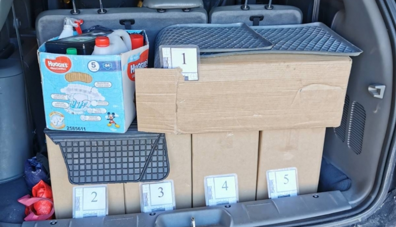 FOTO: Kontrabandas cigaretes