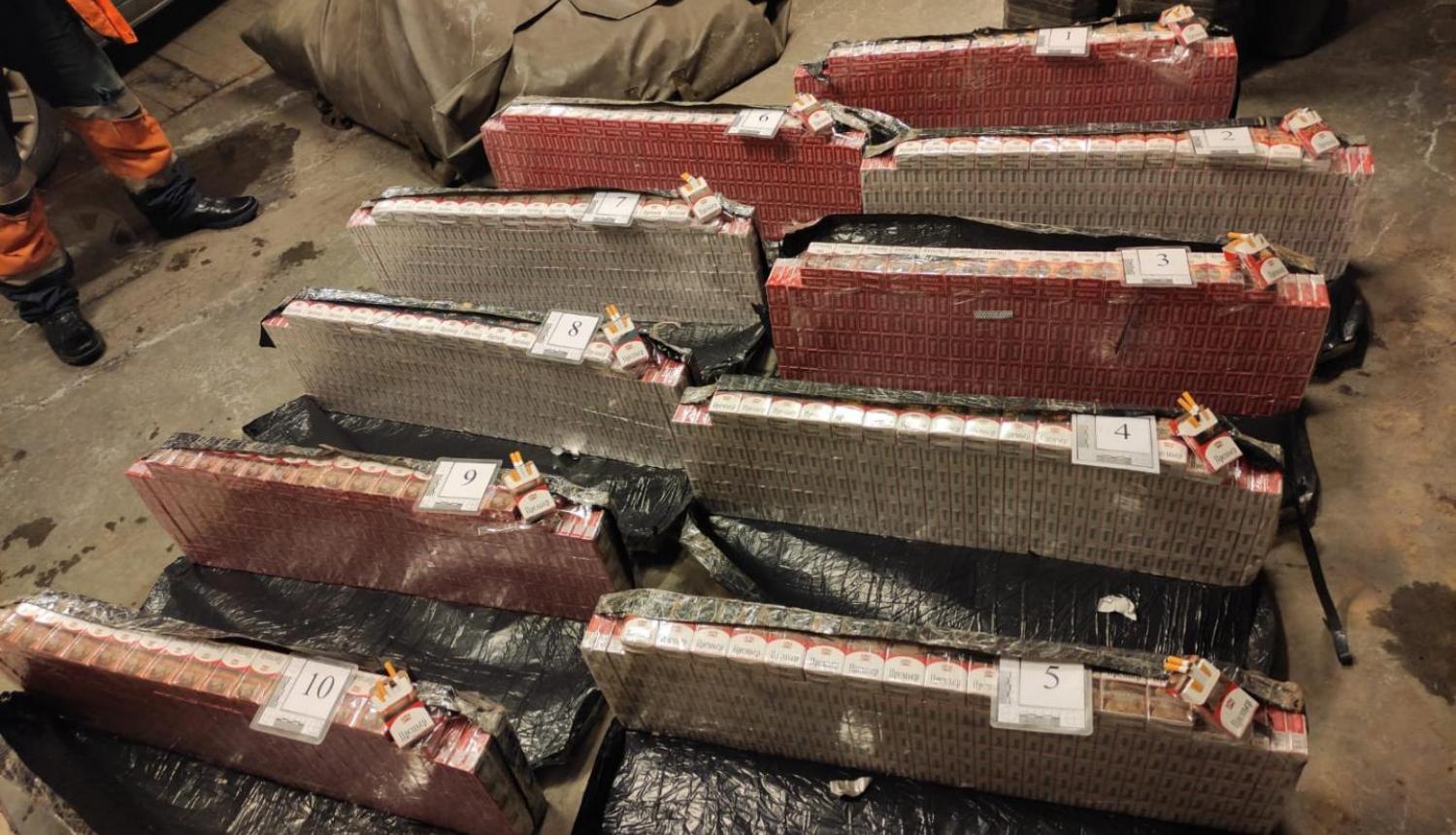 FOTO: Kontrabandas cigaretes
