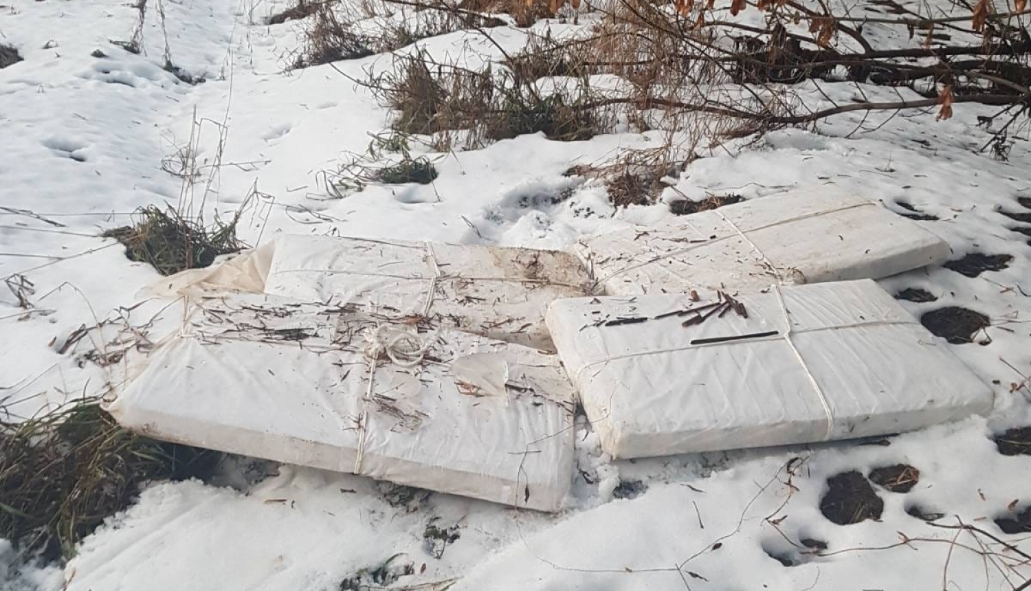 FOTO: Kontrabandas cigaretes