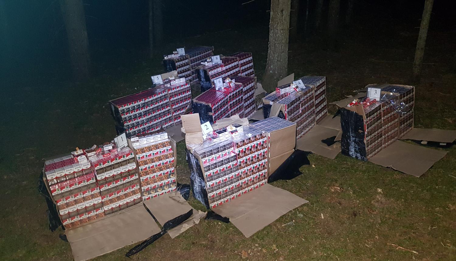 Foto : Kontrabandas cigaretes