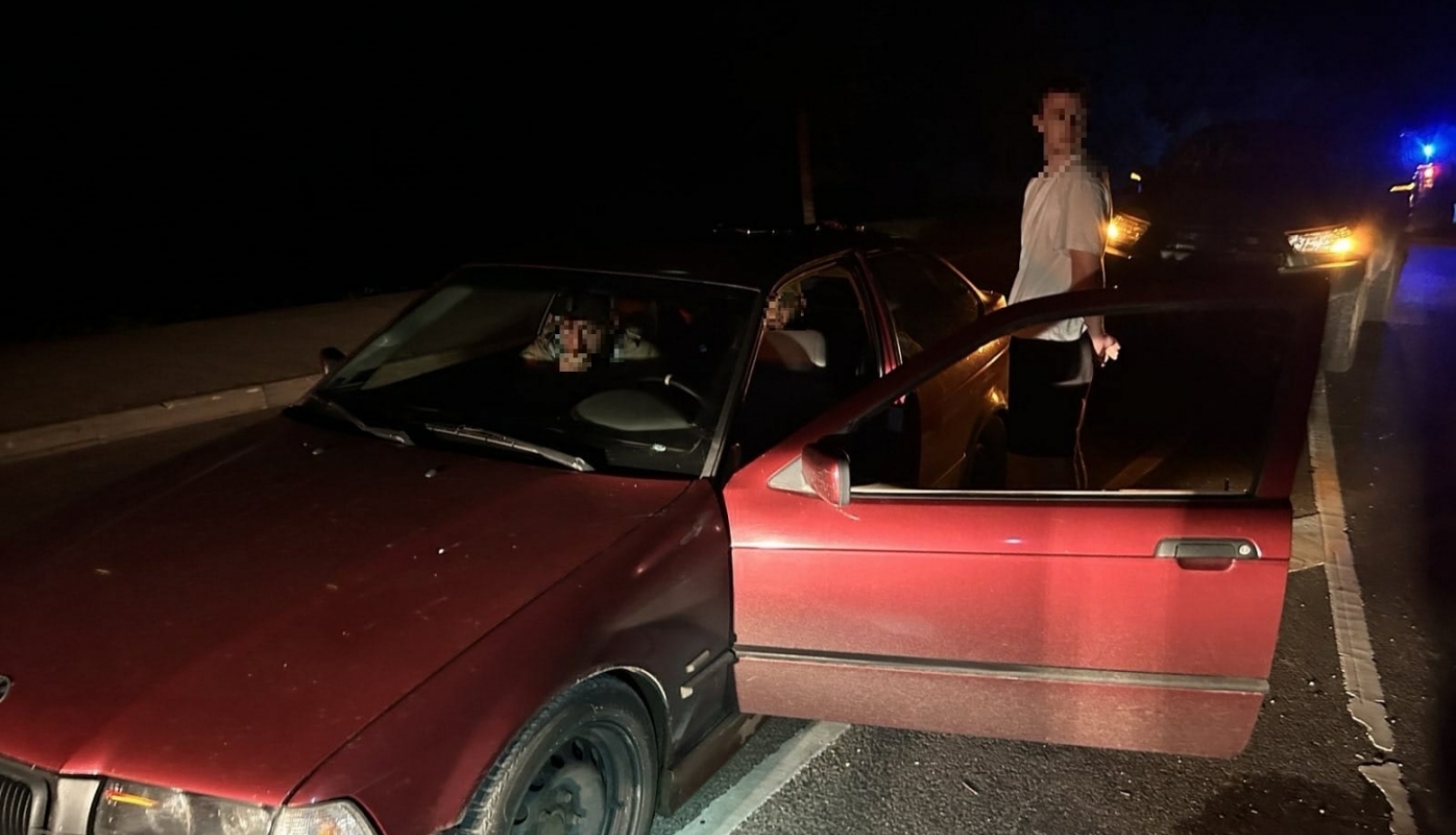 FOTO: Aizturētais migrantu pārvadātājs