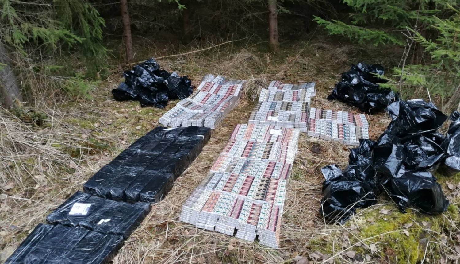 FOTO: Kontrabandas cigaretes