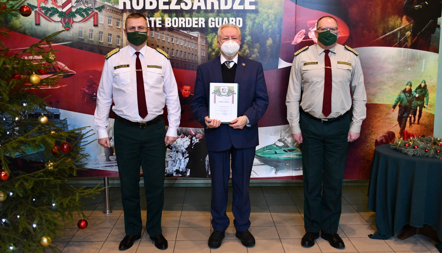 FOTO: Robežsardzes vadība un Ilmārs Mežs