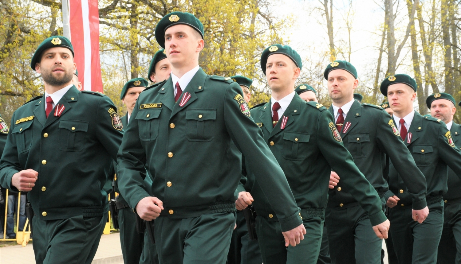 Robežsargi piedalās 4. maija svinībās Alūksnē