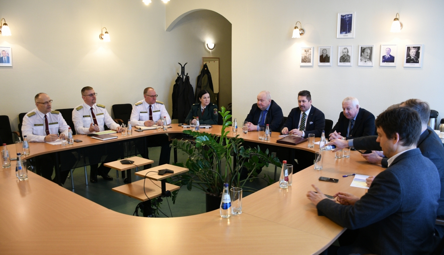 FOTO: Saeimas komisijas sēde