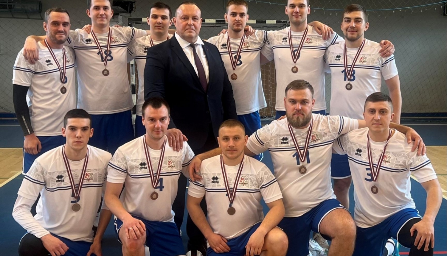 FOTO: VRS basketbola komanda ar iekšlietu ministru