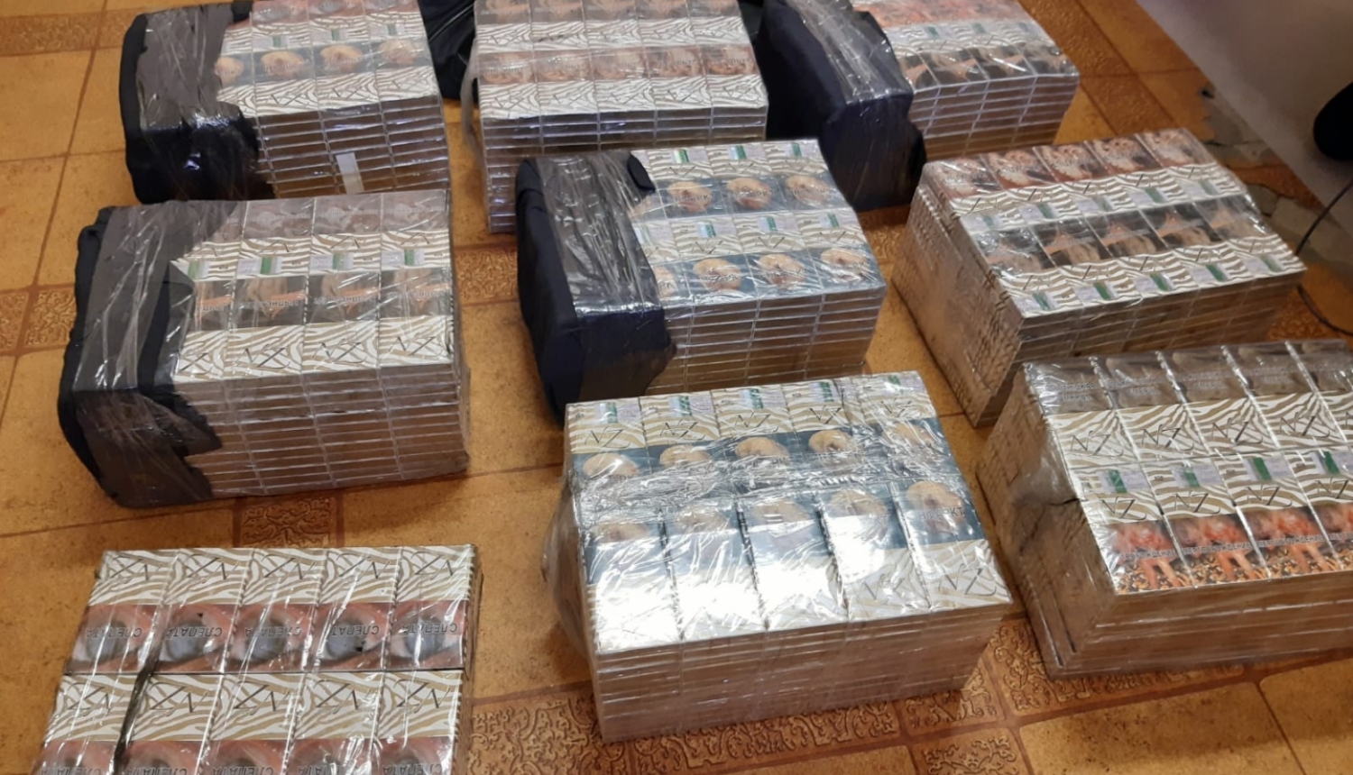 Robežsargi izņem 40 000 kontrabandas cigarešu