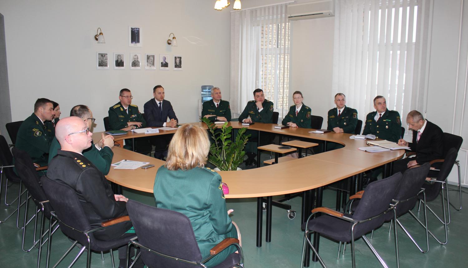 FOTO: IeM ministra vizīte