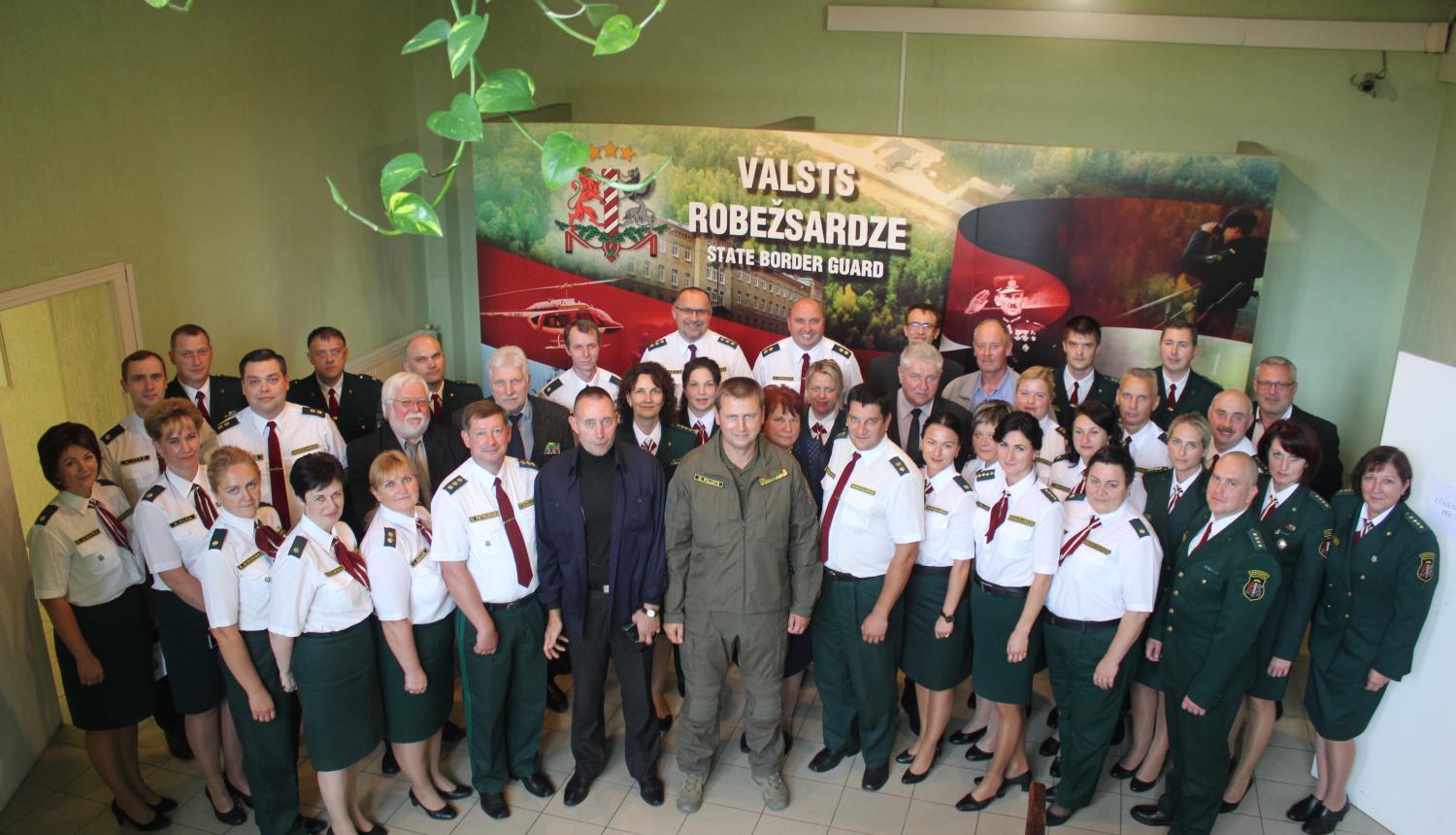 FOTO: Imigrācijas dienesta svinību kopbilde