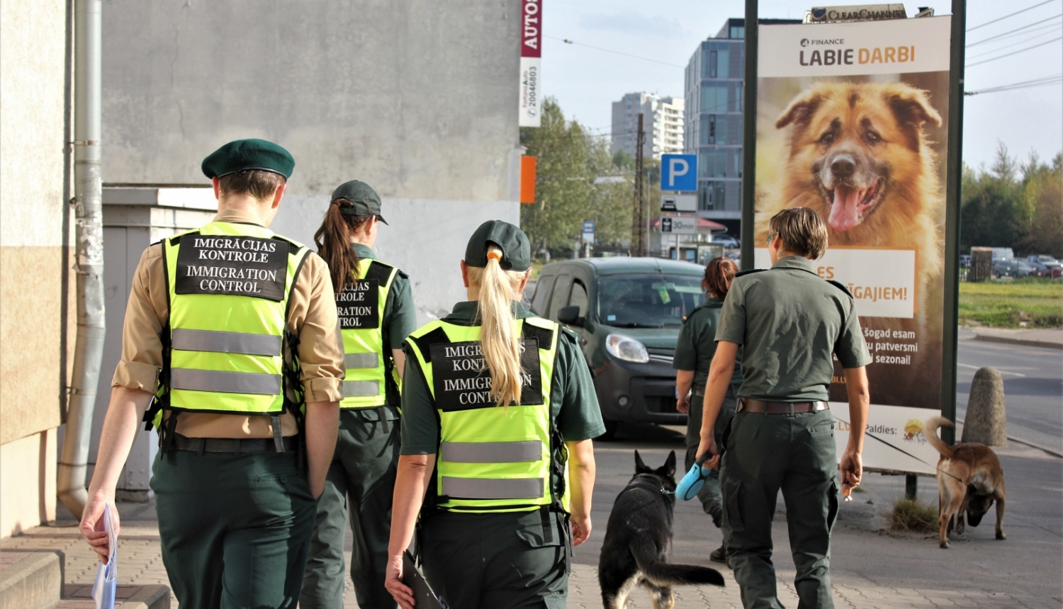 FOTO: Imigrācijas kontrole