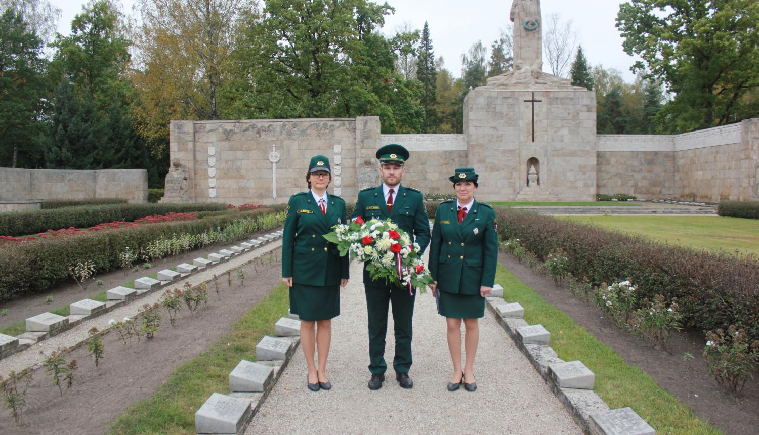 FOTO. Robežsargi piedalās Robežsardzes sagrāves piemiņas pasākumos